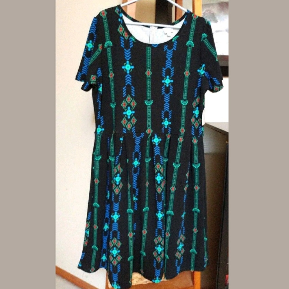 📵SOLD🚫 Lularoe Amelia AZTEC Print Textured - Picture 1 of 5